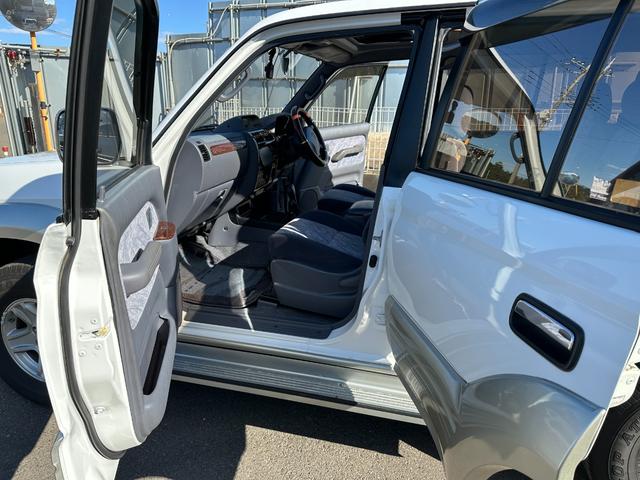 ランドクルーザープラド TXリミテッド 3.0TX ディーゼル 4WD 寒冷地仕様 8人乗り サンルーフ KDJ95W ターボ SUV(64枚目)