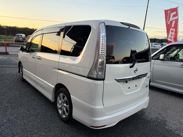 セレナ ハイウェイスター S-ハイブリッド(2枚目)