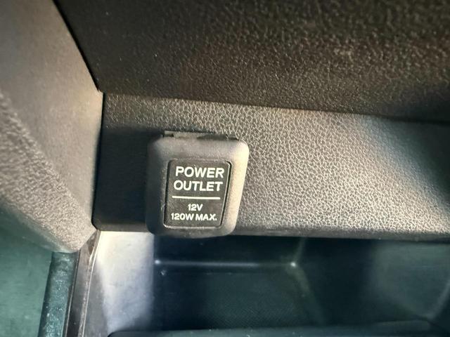 フィットシャトルハイブリッド ハイブリッド・スマートセレクション メモリーナビ HIDヘッドライト ETC バックカメラ オートクルーズコントロール アイドリングストップ キーレスエントリー 盗難防止システム 横滑り防止装置 衝突安全ボディ エアバッグ エアコン(5枚目)