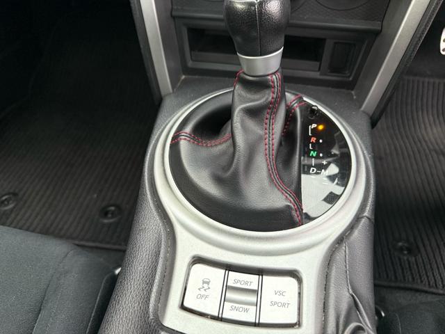 BRZ R メモリーナビ HIDヘッドライト アルミホイール キーレスエントリー 盗難防止システム 横滑り防止装置 衝突安全ボディ エアバッグ エアコン パワーステアリング パワーウィンドウ ABS(9枚目)