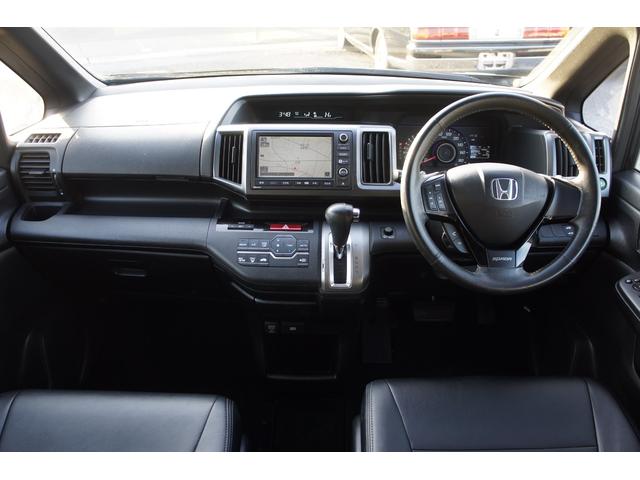 ステップワゴンスパーダ Ｚ　アラウンドビューモニター　リアフリップダウンモニター　スマートキー　両側パワースライドドア　純正ナビ　バックカメラ　ＨＩＤライト　ＨＩＤフォグ　ＥＴＣ（3枚目）