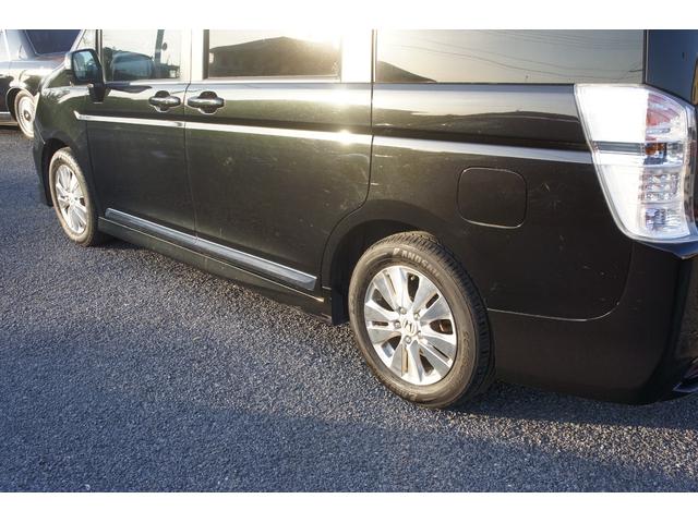 ステップワゴンスパーダ Ｚ　アラウンドビューモニター　リアフリップダウンモニター　スマートキー　両側パワースライドドア　純正ナビ　バックカメラ　ＨＩＤライト　ＨＩＤフォグ　ＥＴＣ（4枚目）