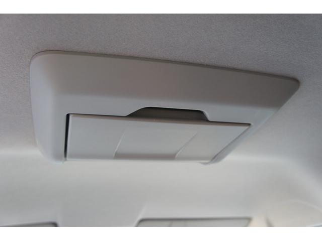 ステップワゴンスパーダ Ｚ　アラウンドビューモニター　リアフリップダウンモニター　スマートキー　両側パワースライドドア　純正ナビ　バックカメラ　ＨＩＤライト　ＨＩＤフォグ　ＥＴＣ（9枚目）