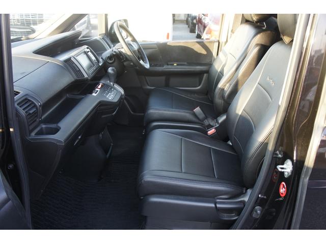 ステップワゴンスパーダ Ｚ　アラウンドビューモニター　リアフリップダウンモニター　スマートキー　両側パワースライドドア　純正ナビ　バックカメラ　ＨＩＤライト　ＨＩＤフォグ　ＥＴＣ（10枚目）