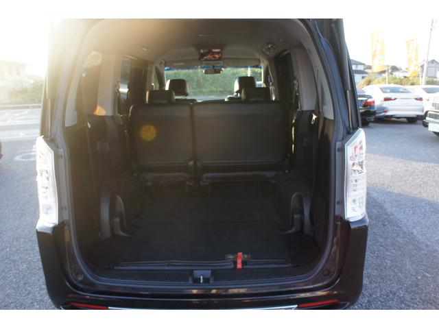 ステップワゴンスパーダ Ｚ　アラウンドビューモニター　リアフリップダウンモニター　スマートキー　両側パワースライドドア　純正ナビ　バックカメラ　ＨＩＤライト　ＨＩＤフォグ　ＥＴＣ（23枚目）