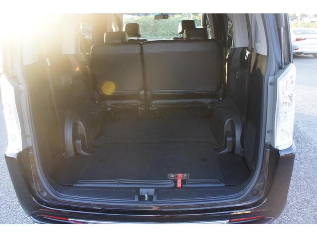 ステップワゴンスパーダ Ｚ　アラウンドビューモニター　リアフリップダウンモニター　スマートキー　両側パワースライドドア　純正ナビ　バックカメラ　ＨＩＤライト　ＨＩＤフォグ　ＥＴＣ（24枚目）