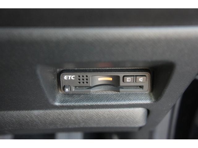 ステップワゴンスパーダ Ｚ　アラウンドビューモニター　リアフリップダウンモニター　スマートキー　両側パワースライドドア　純正ナビ　バックカメラ　ＨＩＤライト　ＨＩＤフォグ　ＥＴＣ（40枚目）