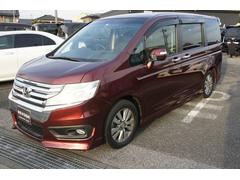 弊社の展示車両は全車ルームクリーニング専用の機械を使用し、汚れの吸引・除菌・脱臭を行っていますので清潔でとても綺麗な内装がセールスポイントです♪業務用の掃除機で室内の細かなごみをしっかり吸い込みます♪ 7