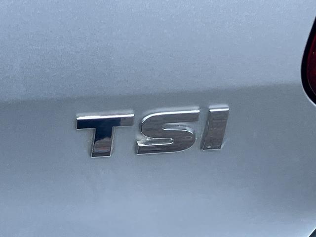 ポロ ＴＳＩハイライン　ワンオーナー　本革ステアリング　オートエアコン　キーレス　純正アルミホイール（21枚目）