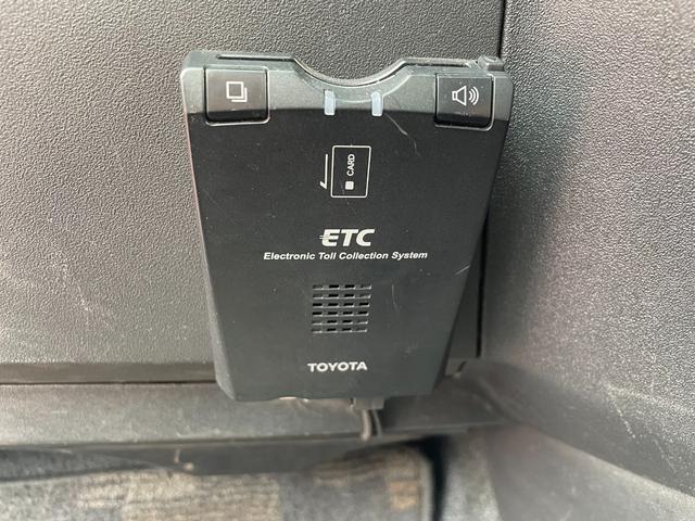 シエンタ Ｘリミテッド　ＥＴＣ　ＴＶ　両側スライド・片側電動　電動格納ミラー　３列シート　ＣＶＴ　アルミホイール　ＣＤ　ＤＶＤ再生　ミュージックプレイヤー接続可　衝突安全ボディ　ＡＢＳ　エアコン　パワーステアリング（6枚目）