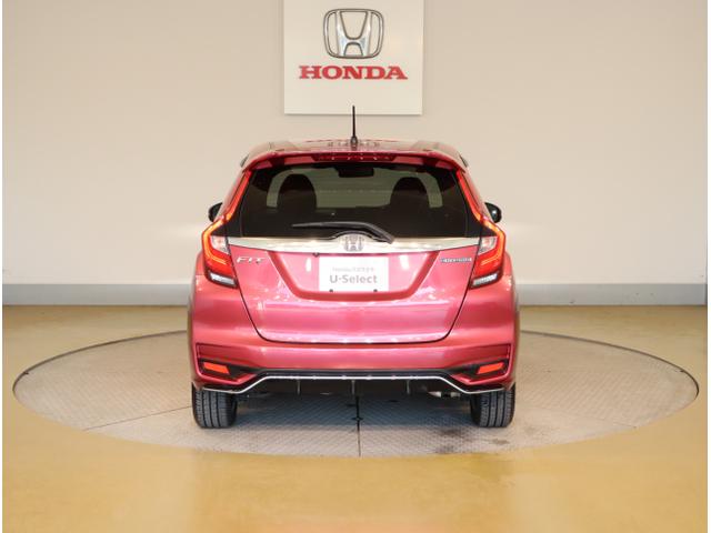 フィットハイブリッド Ｓホンダセンシング　スマ－トキ－　ナビＴＶ　アクティブクルーズコントロール　パワーウインドウ　サイドエアバック　ＤＶＤ再生　パワーステアリング　ＬＥＤヘッドランプ　ＡＢＳ　盗難防止装置　エアバック（12枚目）