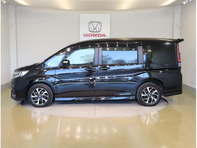 ステップワゴンスパーダ スパーダホンダセンシング　盗難防止　助手席エアバッグ　Ｗパワスラ　地デジ　ＬＥＤライト　横滑り防止システム　オートエアコン　リアカメラ　ドライブレコーダー装着車　ＵＳＢ　ナビ＆ＴＶ　三列シート（4枚目）