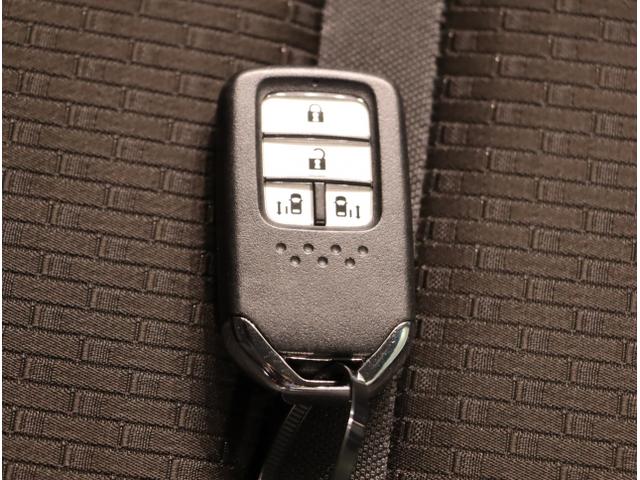 ステップワゴンスパーダ スパーダホンダセンシング　盗難防止　助手席エアバッグ　Ｗパワスラ　地デジ　ＬＥＤライト　横滑り防止システム　オートエアコン　リアカメラ　ドライブレコーダー装着車　ＵＳＢ　ナビ＆ＴＶ　三列シート（27枚目）