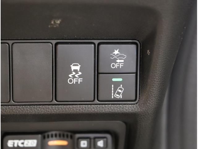 ステップワゴンスパーダ スパーダホンダセンシング　盗難防止　助手席エアバッグ　Ｗパワスラ　地デジ　ＬＥＤライト　横滑り防止システム　オートエアコン　リアカメラ　ドライブレコーダー装着車　ＵＳＢ　ナビ＆ＴＶ　三列シート（30枚目）