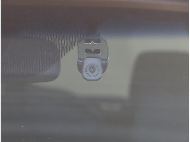 ステップワゴンスパーダ スパーダホンダセンシング　盗難防止　助手席エアバッグ　Ｗパワスラ　地デジ　ＬＥＤライト　横滑り防止システム　オートエアコン　リアカメラ　ドライブレコーダー装着車　ＵＳＢ　ナビ＆ＴＶ　三列シート（38枚目）