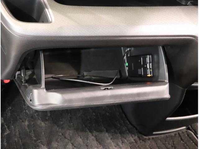 ステップワゴンスパーダ スパーダホンダセンシング　盗難防止　助手席エアバッグ　Ｗパワスラ　地デジ　ＬＥＤライト　横滑り防止システム　オートエアコン　リアカメラ　ドライブレコーダー装着車　ＵＳＢ　ナビ＆ＴＶ　三列シート（41枚目）