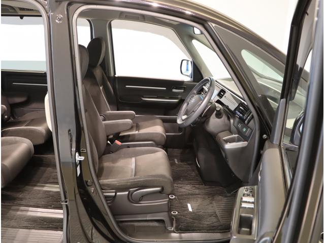 ステップワゴンスパーダ スパーダホンダセンシング　盗難防止　助手席エアバッグ　Ｗパワスラ　地デジ　ＬＥＤライト　横滑り防止システム　オートエアコン　リアカメラ　ドライブレコーダー装着車　ＵＳＢ　ナビ＆ＴＶ　三列シート（43枚目）