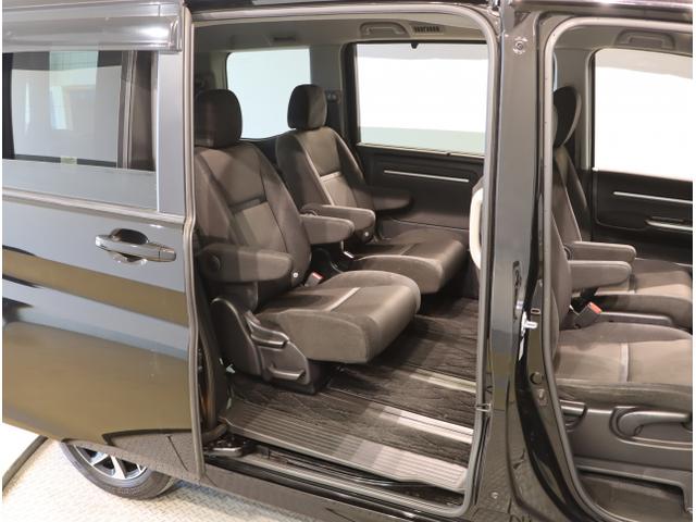 ステップワゴンスパーダ スパーダホンダセンシング　盗難防止　助手席エアバッグ　Ｗパワスラ　地デジ　ＬＥＤライト　横滑り防止システム　オートエアコン　リアカメラ　ドライブレコーダー装着車　ＵＳＢ　ナビ＆ＴＶ　三列シート（45枚目）