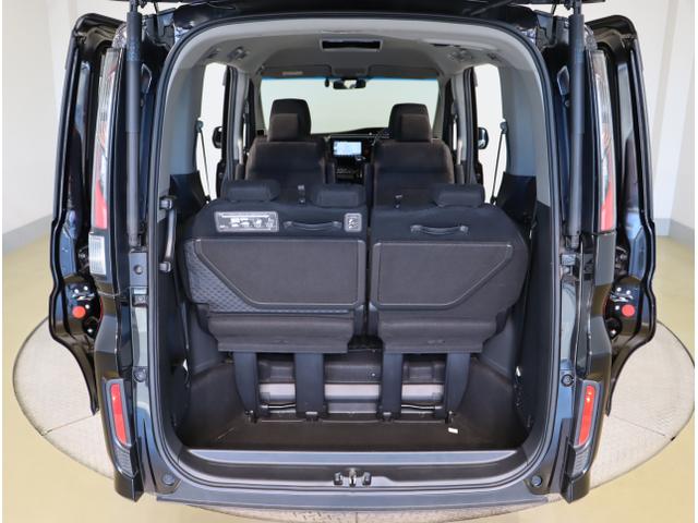 ステップワゴンスパーダ スパーダホンダセンシング　盗難防止　助手席エアバッグ　Ｗパワスラ　地デジ　ＬＥＤライト　横滑り防止システム　オートエアコン　リアカメラ　ドライブレコーダー装着車　ＵＳＢ　ナビ＆ＴＶ　三列シート（48枚目）