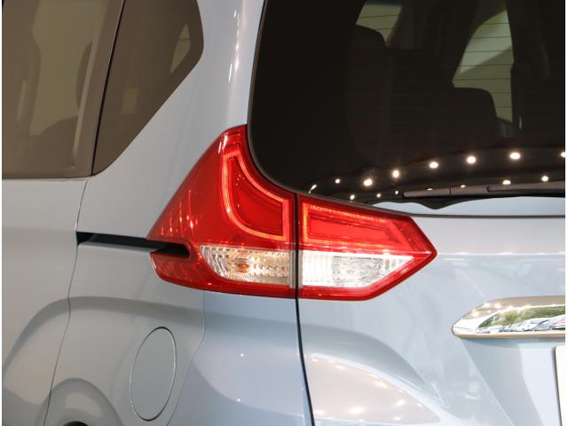 フリードハイブリッド ハイブリッド・Gホンダセンシング 軽減ブレーキ キーフリーシステム DVD再生可能 ECON 後カメラ Aクルーズ 地デジフルセグTV LEDヘッドランプ シートH 横滑防止 ドライブレコーダ USB(13枚目)