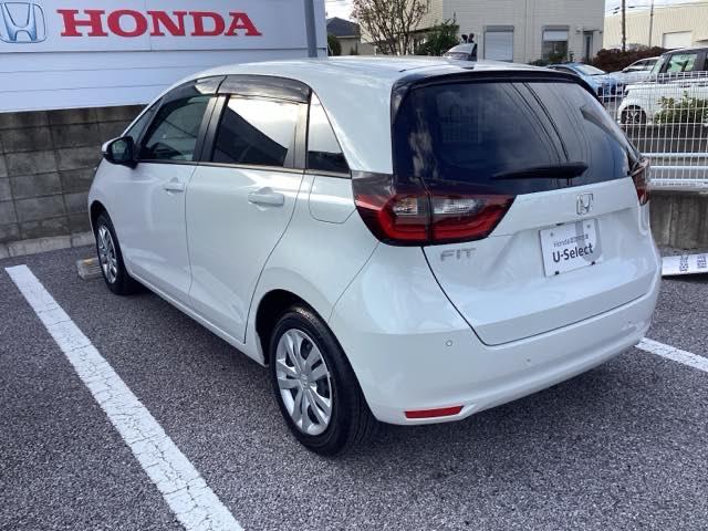 フィット ホーム 記録簿 衝突軽減 リアカメラ ソナー AAC 横滑り防止機能 サイドエアバック シートヒーター オートライト LEDライト クルーズコントロール パワーウィンドウ スマキー DVD ドラレコ(9枚目)