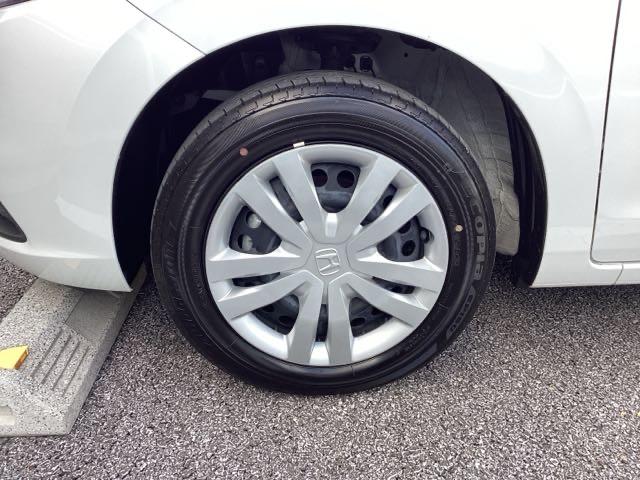 フィット ホーム 記録簿 衝突軽減 リアカメラ ソナー AAC 横滑り防止機能 サイドエアバック シートヒーター オートライト LEDライト クルーズコントロール パワーウィンドウ スマキー DVD ドラレコ(19枚目)