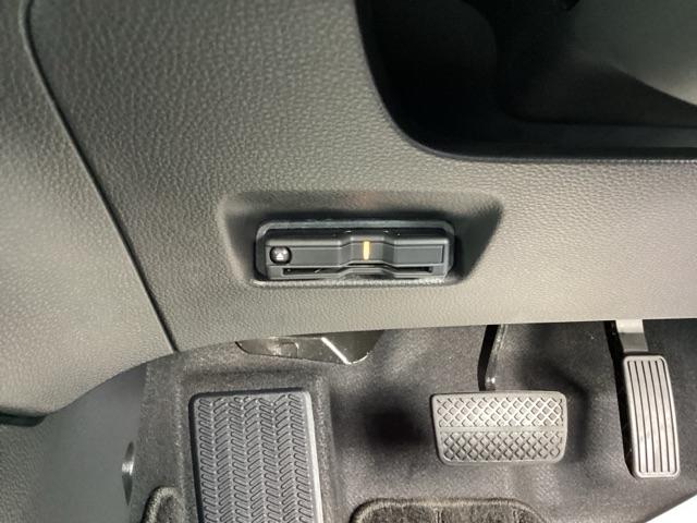 フィット ホーム 記録簿 衝突軽減 リアカメラ ソナー AAC 横滑り防止機能 サイドエアバック シートヒーター オートライト LEDライト クルーズコントロール パワーウィンドウ スマキー DVD ドラレコ(30枚目)