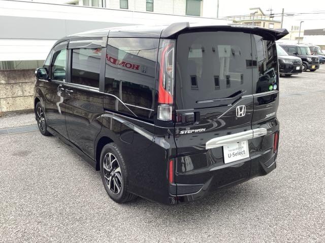 ステップワゴンスパーダ スパーダホンダセンシング　盗難防止　助手席エアバッグ　Ｗパワスラ　リアオートエアコン　地デジ　ＬＥＤライト　横滑り防止システム　オートエアコン　リアカメラ　ドライブレコーダー装着車　ＵＳＢ　ＥＴＣ付（9枚目）