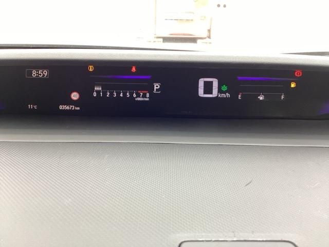 ステップワゴンスパーダ スパーダホンダセンシング　盗難防止　助手席エアバッグ　Ｗパワスラ　リアオートエアコン　地デジ　ＬＥＤライト　横滑り防止システム　オートエアコン　リアカメラ　ドライブレコーダー装着車　ＵＳＢ　ＥＴＣ付（16枚目）