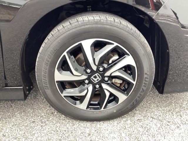 ステップワゴンスパーダ スパーダホンダセンシング　盗難防止　助手席エアバッグ　Ｗパワスラ　リアオートエアコン　地デジ　ＬＥＤライト　横滑り防止システム　オートエアコン　リアカメラ　ドライブレコーダー装着車　ＵＳＢ　ＥＴＣ付（19枚目）