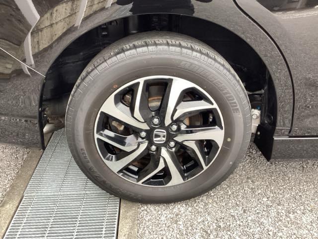 ステップワゴンスパーダ スパーダホンダセンシング　盗難防止　助手席エアバッグ　Ｗパワスラ　リアオートエアコン　地デジ　ＬＥＤライト　横滑り防止システム　オートエアコン　リアカメラ　ドライブレコーダー装着車　ＵＳＢ　ＥＴＣ付（20枚目）