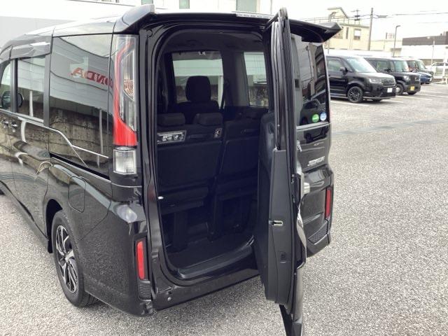 ステップワゴンスパーダ スパーダホンダセンシング　盗難防止　助手席エアバッグ　Ｗパワスラ　リアオートエアコン　地デジ　ＬＥＤライト　横滑り防止システム　オートエアコン　リアカメラ　ドライブレコーダー装着車　ＵＳＢ　ＥＴＣ付（32枚目）