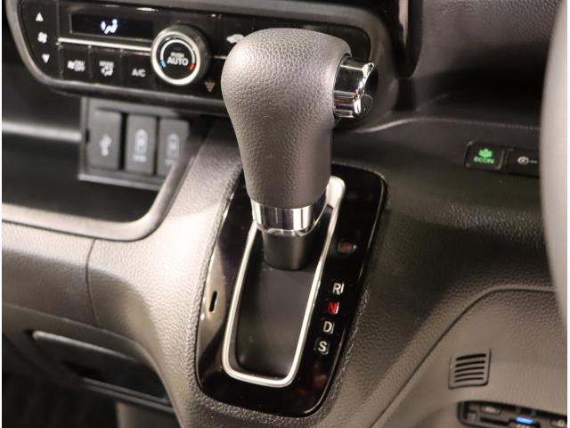 Ｎ－ＢＯＸカスタム Ｌ　Ｐソナー　サイドエアバッグ　ナビＴＶ　Ａストップ　シートヒータ　ベンチシート　キーフリーシステム　ＬＥＤライト　リアカメ　クルーズコントロール　ＡＣ　ＤＶＤ視聴可能　スマキー　ＥＴＣ　横滑り防止（17枚目）