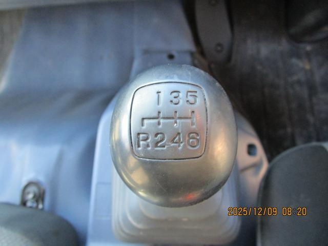 ヒノレンジャー ダンプ 深ダンプ 3.2t積載 土砂禁 7.8m3 ステンレス張りETC 左電格ミラー F6速 ターボ車両総重量:7,965kg 中型免許対応車検:R7年12月17日取扱説明書 スペアキー1本(67枚目)