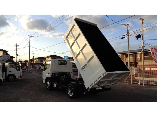 キャンター 　土砂禁　深ダンプ　３ｔ積載　車線逸脱警報装置　左電格ミラー　新車保証書　キーレス　ＩＣターボ　Ｉ５速ＭＴ車両総重量６１７５ＫＧ　準中型免許対応　新明和　車検満了日Ｒ６年７月（16枚目）