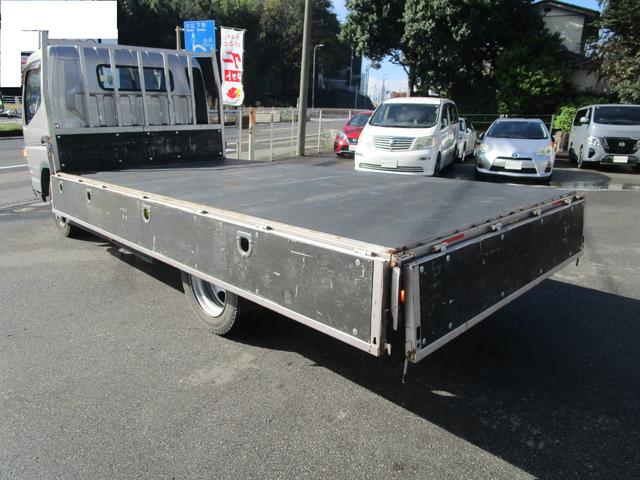 キャンター 　平ボディ　ワイドロング　３ｔ積載　カスタムＥＴＣ　左電格ミラー　バックカメラ　ナビ（社外）ＴＶ　Ｆ５速ＭＴ走行距離：４５，７２０ｋｍ　燃料：軽油車検：Ｒ８年３月１３日工具　ジャッキ　記録簿（9枚目）