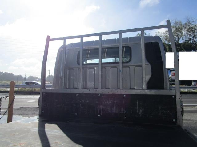 キャンター 　平ボディ　ワイドロング　３ｔ積載　カスタムＥＴＣ　左電格ミラー　バックカメラ　ナビ（社外）ＴＶ　Ｆ５速ＭＴ走行距離：４５，７２０ｋｍ　燃料：軽油車検：Ｒ８年３月１３日工具　ジャッキ　記録簿（12枚目）