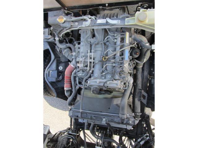 キャンター 　平ボディ　ワイドロング　３ｔ積載　カスタムＥＴＣ　左電格ミラー　バックカメラ　ナビ（社外）ＴＶ　Ｆ５速ＭＴ走行距離：４５，７２０ｋｍ　燃料：軽油車検：Ｒ８年３月１３日工具　ジャッキ　記録簿（33枚目）