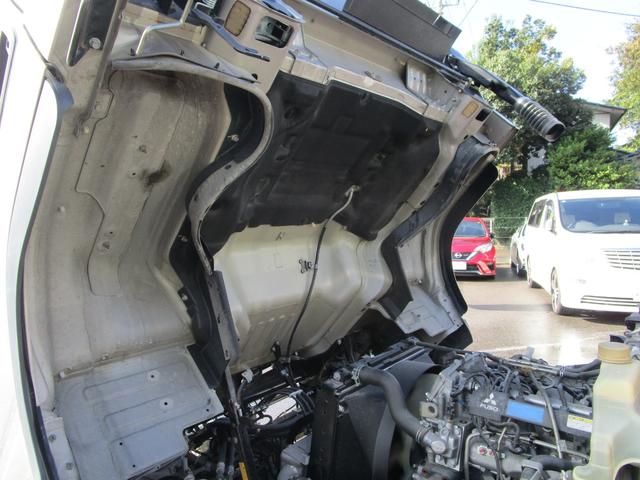 キャンター 　平ボディ　ワイドロング　３ｔ積載　カスタムＥＴＣ　左電格ミラー　バックカメラ　ナビ（社外）ＴＶ　Ｆ５速ＭＴ走行距離：４５，７２０ｋｍ　燃料：軽油車検：Ｒ８年３月１３日工具　ジャッキ　記録簿（35枚目）