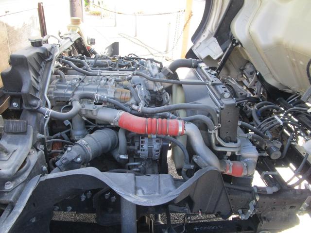 キャンター 　平ボディ　ワイドロング　３ｔ積載　カスタムＥＴＣ　左電格ミラー　バックカメラ　ナビ（社外）ＴＶ　Ｆ５速ＭＴ走行距離：４５，７２０ｋｍ　燃料：軽油車検：Ｒ８年３月１３日工具　ジャッキ　記録簿（36枚目）