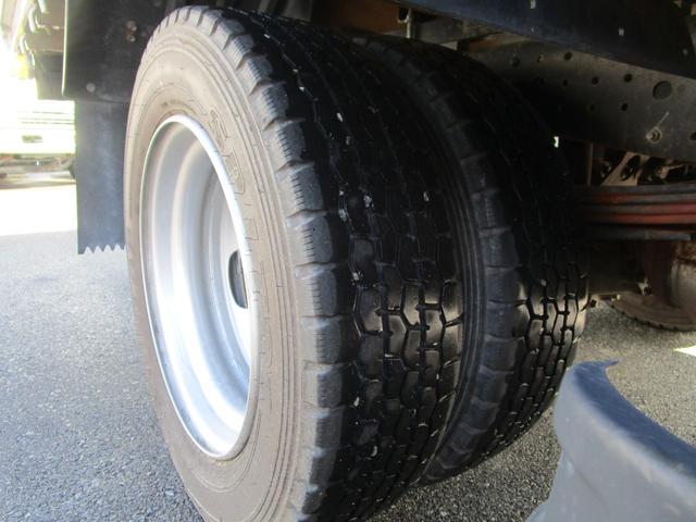キャンター 　平ボディ　ワイドロング　３ｔ積載　カスタムＥＴＣ　左電格ミラー　バックカメラ　ナビ（社外）ＴＶ　Ｆ５速ＭＴ走行距離：４５，７２０ｋｍ　燃料：軽油車検：Ｒ８年３月１３日工具　ジャッキ　記録簿（39枚目）
