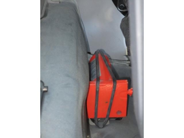 キャンター 　平ボディ　ワイドロング　３ｔ積載　カスタムＥＴＣ　左電格ミラー　バックカメラ　ナビ（社外）ＴＶ　Ｆ５速ＭＴ走行距離：４５，７２０ｋｍ　燃料：軽油車検：Ｒ８年３月１３日工具　ジャッキ　記録簿（64枚目）