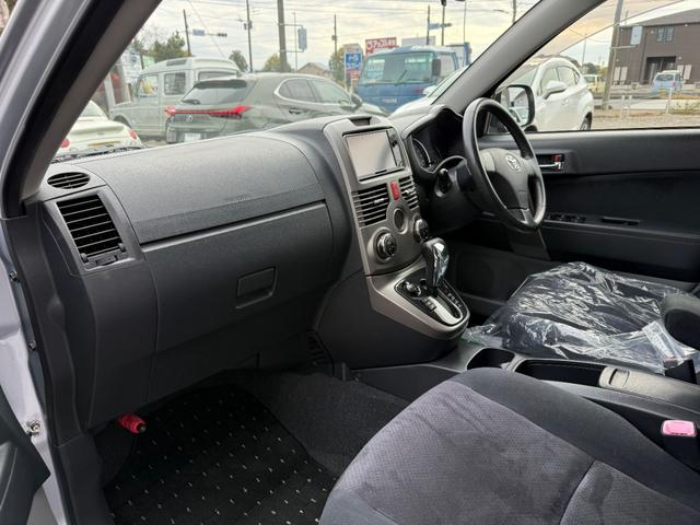 ラッシュ Ｇ　Ｌパッケージ　純正ナビ　ＥＴＣ　４ＷＤ　背面タイヤ（8枚目）