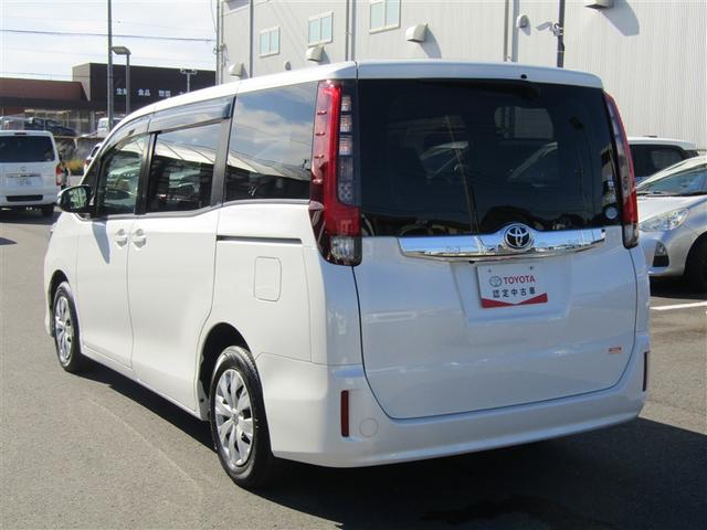 ノア Ｘ　ディライトプラス　純正９インチナビ　ドラレコ　ＥＴＣ　バックモニター　両側電動スライドドア　リアエアコン　地デジＴＶ　衝突軽減　横滑り防止装置　スマートキー　ＡＢＳ　メモリナビ　ＤＶＤ　３列シート　デュアルエアバック（4枚目）