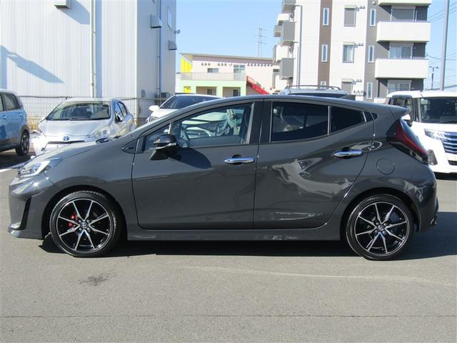 アクア GRスポーツ ワンオーナー パノラマモニター ドラレコ スマートキー&プッシュスタート イモビライザー LEDライト 衝突軽減ブレーキ 地デジ ワンオーナー車 クルコン メモリナビ オートエアコン ETC(3枚目)