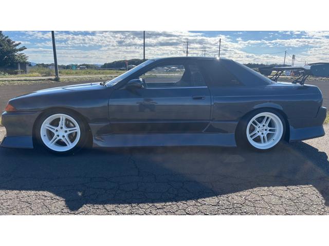 スカイライン ＧＴＳ－ｔタイプＭ　純正５速　ＢＮスポーツフルエアロ　ターボ　全塗装　社外リアフェンダー　ＧＴウィング　車高調　インタークーラー　フルバケ　ＧＲｅｄｄｙブーコン　社外マフラー　社外ハンドル　社外エアクリ　タワーバー（3枚目）