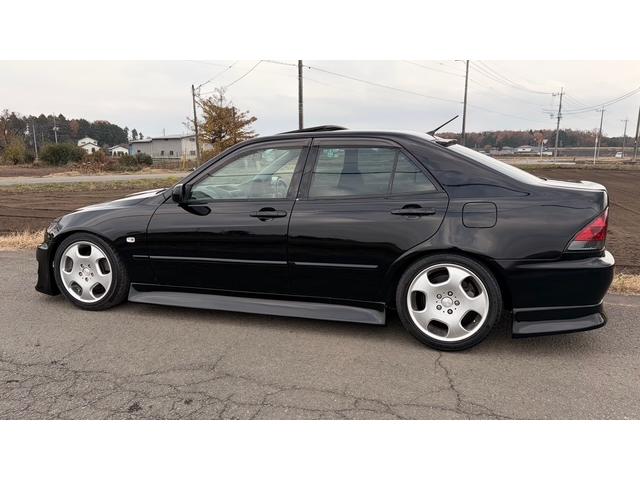 アルテッツァ RS200 Zエディション 6MT 中期型 サンルーフ 全塗装済 フルエアロ 社外テール 社外アルミ 車高調 ウィルズウィンエアクリーナー リアアーム リアメンバーサポート ステアリングクイックリリース ETC タイベル交換歴有(5枚目)