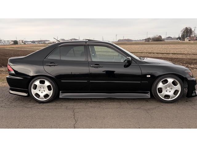 アルテッツァ RS200 Zエディション 6MT 中期型 サンルーフ 全塗装済 フルエアロ 社外テール 社外アルミ 車高調 ウィルズウィンエアクリーナー リアアーム リアメンバーサポート ステアリングクイックリリース ETC タイベル交換歴有(12枚目)