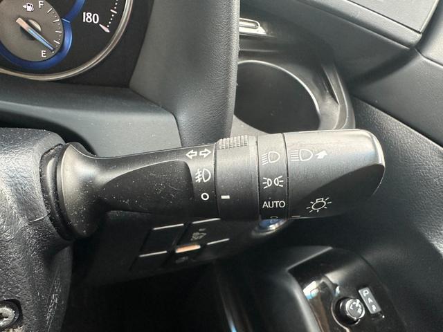 ヴェルファイアハイブリッド ＺＲ　４ＷＤ　両側パワスラ　衝突軽減ブレーキ　レーンキープ　クリアランスソナー　アダプティブクルーズコントロール　Ｂｌｕｅｔｏｏｔｈ　フルセグ　バックカメラ　パワーシート　ＬＥＤヘッドライト（6枚目）