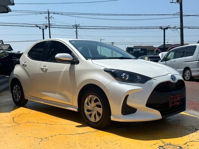 ヤリス ハイブリッドＸ　純正マルチナビ　衝突軽減ブレーキ　レーンアシスト　クリアランスソナー　アダプティブクルーズコントロール　Ｂｌｕｅｔｏｏｔｈ　ビルトインＥＴＣ　バックカメラ　ステアリングリモコン　オートハイビーム（22枚目）